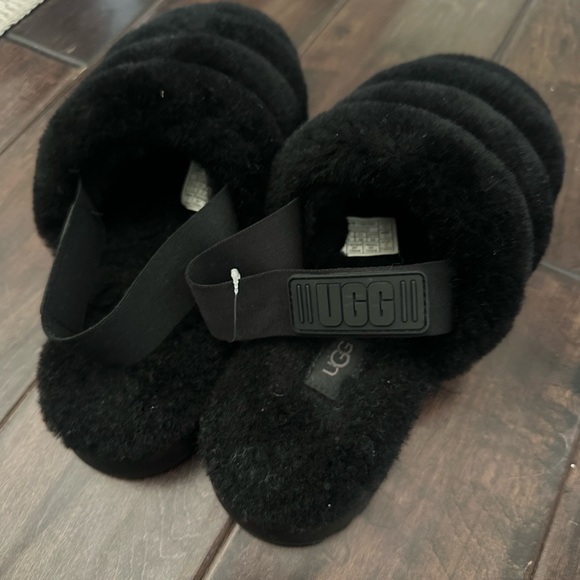 UGG womens Black Fuzzy Slippers size 7 - Picture 4 of 5